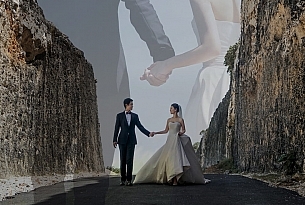 巴厘岛水之教堂婚礼婚纱照海报